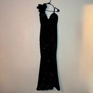 Fashion, nova floor length, formal gown, sequence, velvet women’s size medium